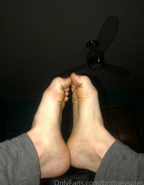 brittneysoles feet onlyfans