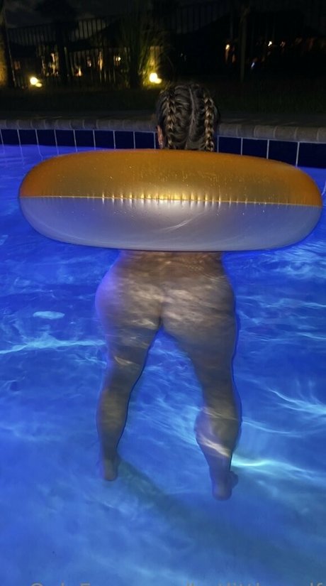 hotlittlemylf strip onlyfans