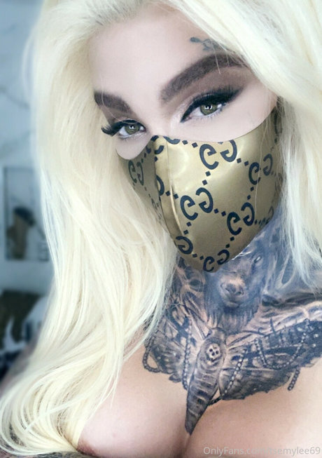 Emy Lee only fans pictures