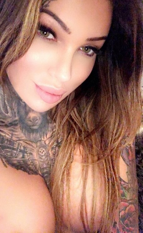 Emy Lee onlyfans model