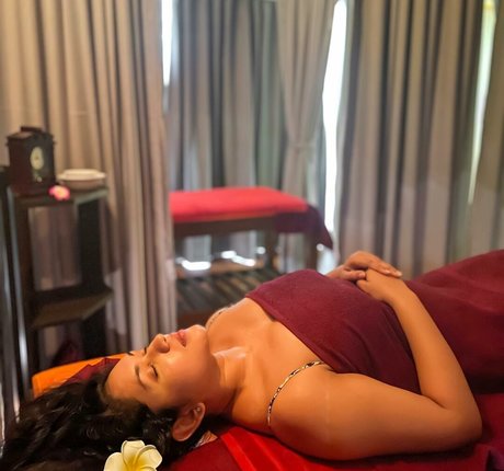 Nimesha Jayarathne onlyfans leaks naked