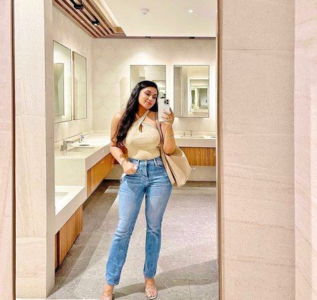 Nimesha Jayarathne onlyfans star