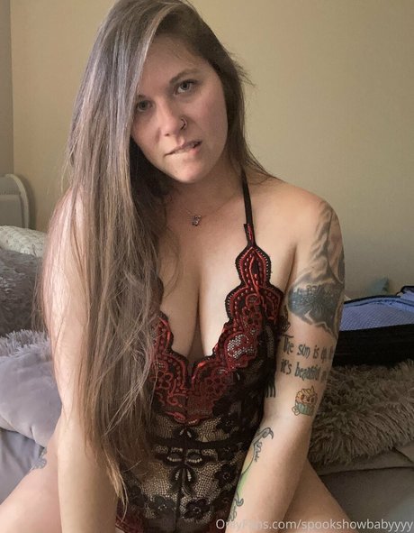 spookshowbabyyyy onlyfans nude pics