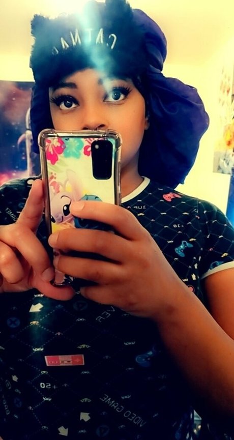 chesshy luv onlyfans content type