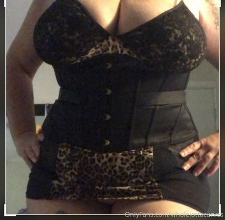 wholelottacurves onlyfans leaked photos