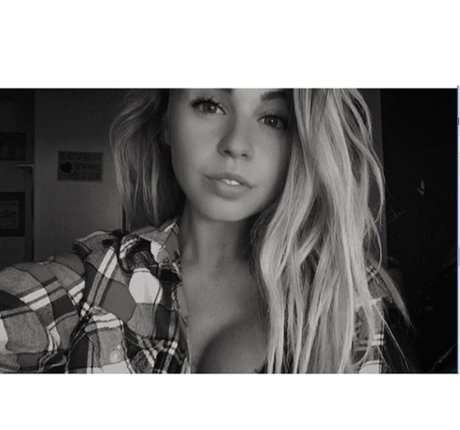 shannonc942 onlyfans model photo