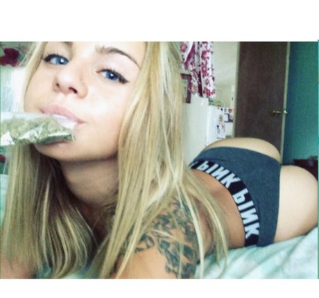 shannonc942 onlyfans model