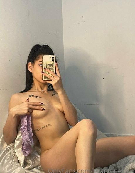 byantonellaar nudes only fans