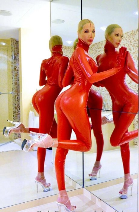 latexlolaxo only fans porn