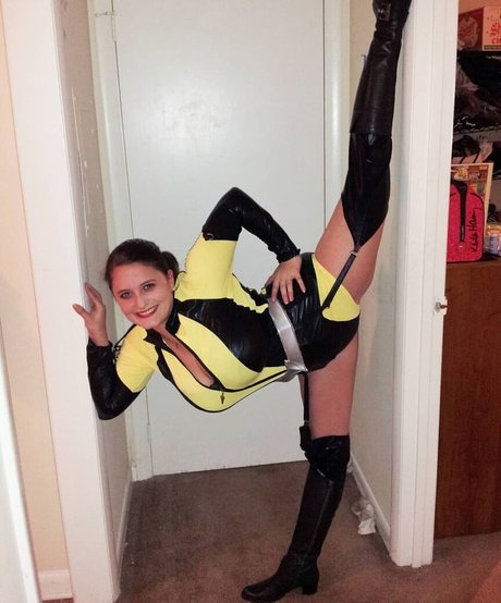 Avery Harwood nude onlyfans leak