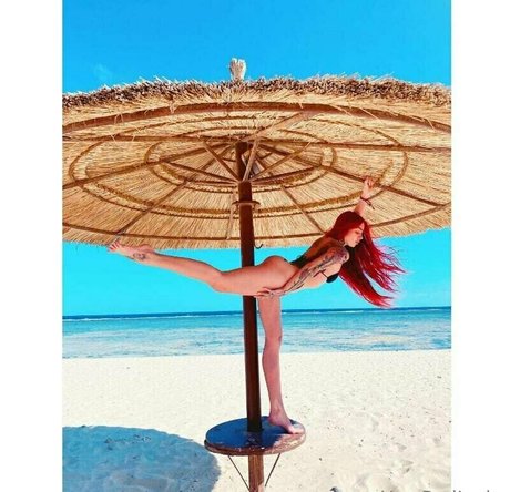 yourredlady onlyfans model photo