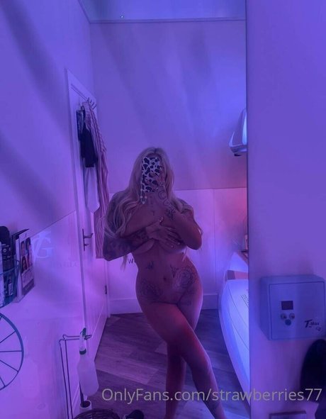 strawberries77 onlyfans leaked