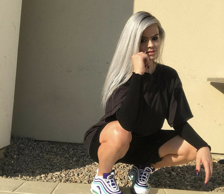 Hollie Rotten onlyfans leajs