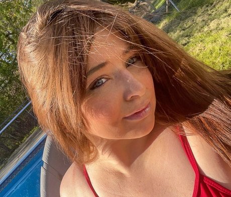 Emaliehall onlyfans free content