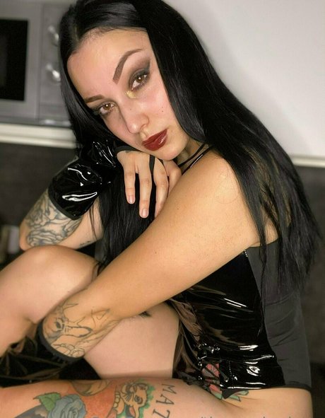 thornesharlotte onlyfans nude leaked