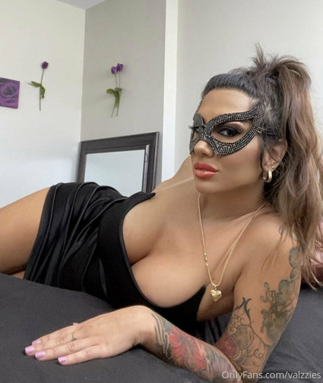 valzzies naked onlyfans leak