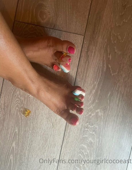 yourgirlcocoeast onlyfans leak ass