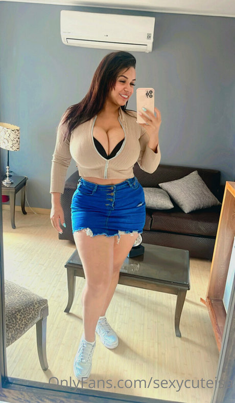 small dick shemale onlyfans xxx image