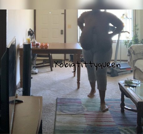 XoBigTittyQueen model high quality pic
