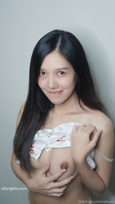 ndream naked actress pic