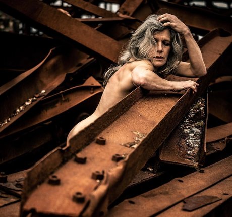 Helen saunders model perfect image