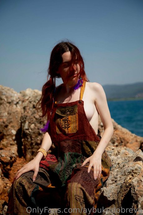 Aybuke Dobreva nice actress galleries