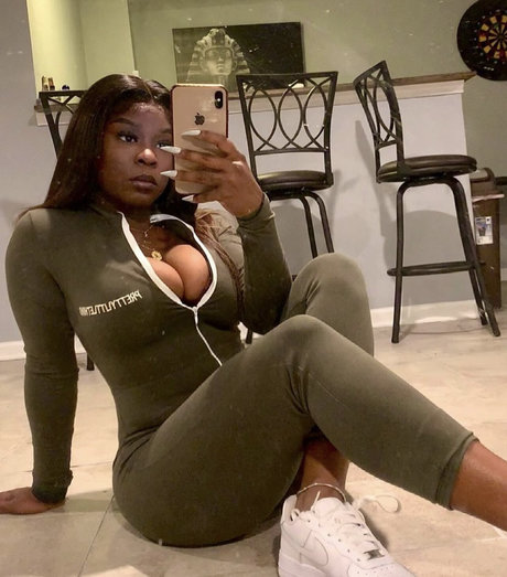 thick trixxx star perfect photos