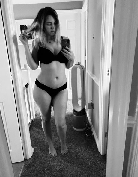 Sophia Knight adult star images