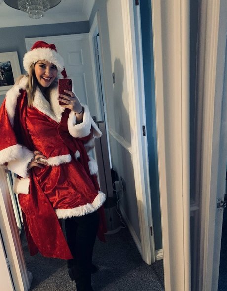 Sophia Knight art actress gallery