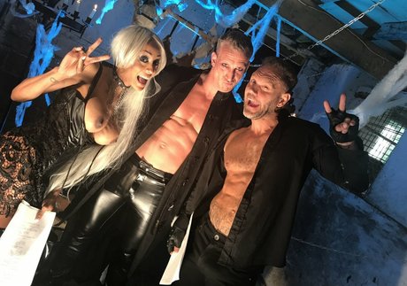 Sophia Knight porn model galleries