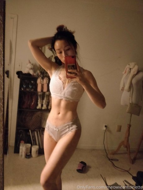 Meowieantoinette xxx actress picture