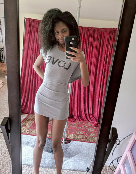 Chibella Chan model pornographic photos