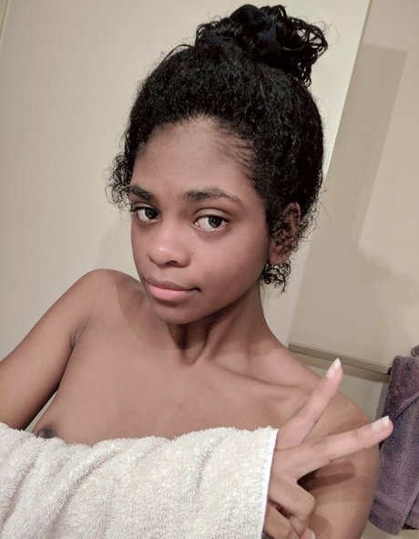 Chibella Chan star nude pictures