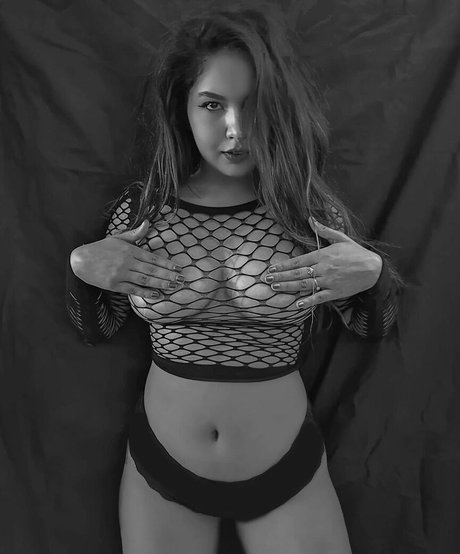 Zeeba Kalan model naked photo