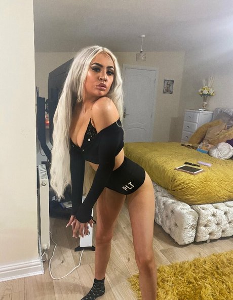 britishsquirt nudes actress images