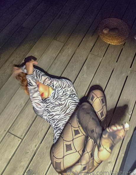 saitress beautiful actress picture