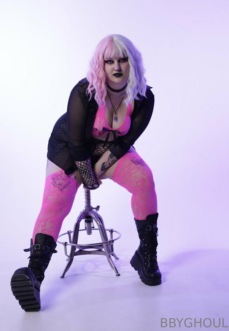 blonde milf onlyfans sexy nude pics