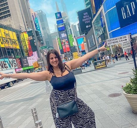 Sapir Sol star nude gallery