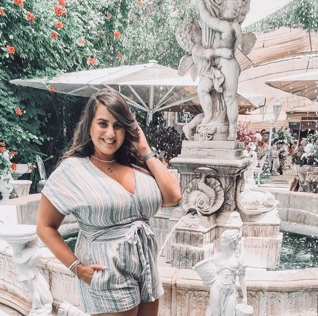 Sapir Sol model porn picture