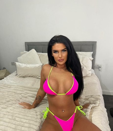 chalieparkes model erotic picture