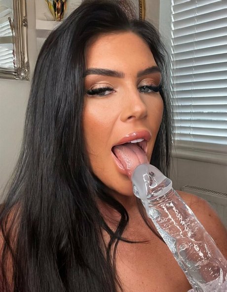 chalieparkes nude actress photos