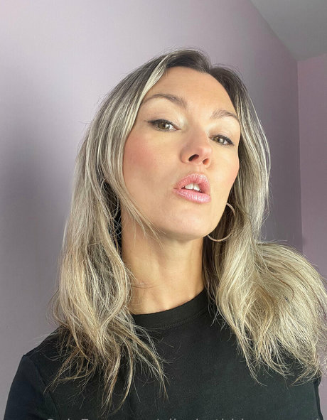 elizabethbloom yeah free star pictures