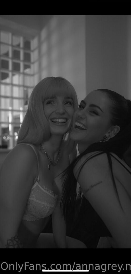 annagrey music nude star img