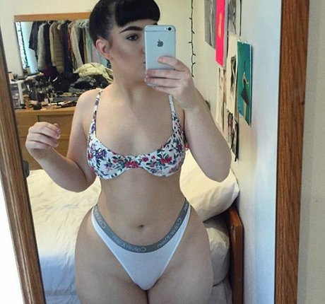 sadgalbri beautiful actress image