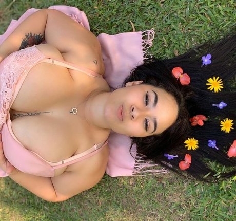 Erica Blaalz model free img