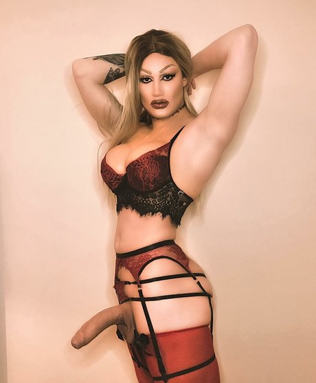 Roman Rose naked model pictures