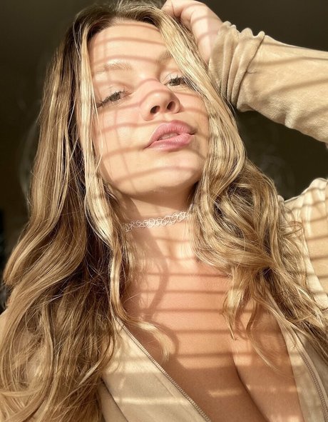 lesbian feet onlyfans adult images