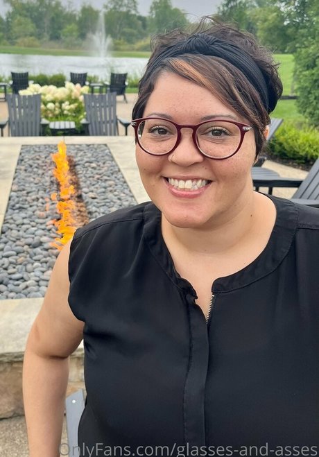 busty mom onlyfans free galleries