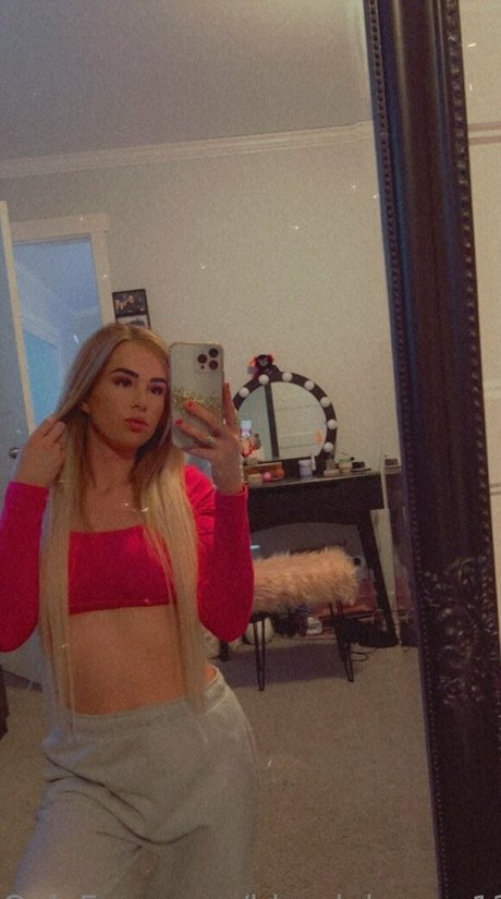 Ashley Higginson model pretty img