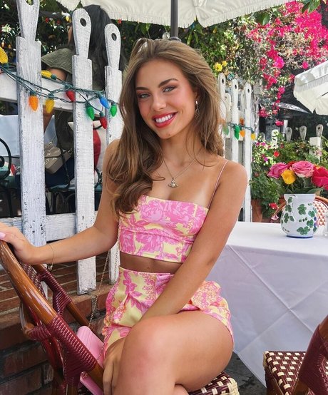 Caitlin Carmichael star erotic galleries